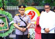 Peringati Hari Bhayangkara ke-79, Kapolri Ziarah ke Makam Jenderal Hoegeng: Teladani Integritas dan Pengabdian