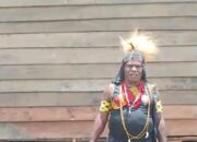 Kepala Suku Besar Puncak Abelom Kogoya Terharu, Ucapkan Terima Kasih kepada Presiden Prabowo atas Bantuan Perbaikan Rumah dan Dapur