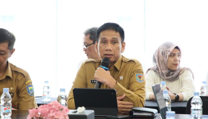 Wamendagri Wiyagus Dorong Tata Kelola Stadion yang Profesional untuk Perkuat Industri Olahraga dan UMKM