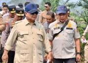 Mendagri Tito Dampingi Presiden Prabowo Tinjau Penanganan Karhutla di Kalimantan Barat